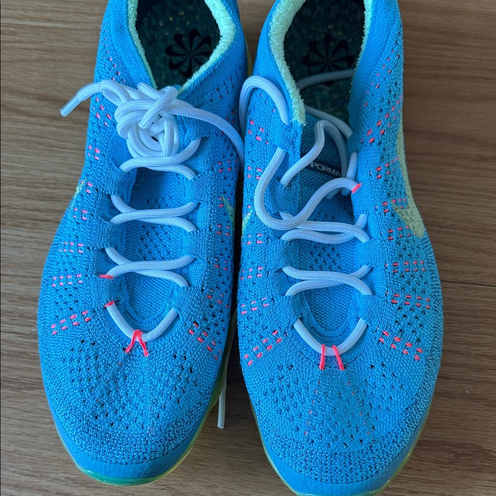 Men’s Nike Vapormax - Picture 4 of 8